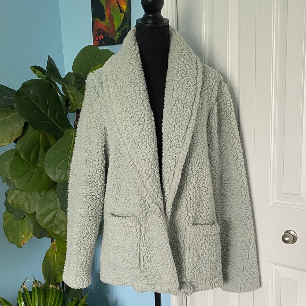 Z By Zella Medium Sherpa Lined Pullover Cover Up Jacket in Sage Green Grey